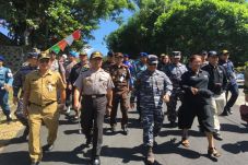 Menteri Susi Tenggelamkan...