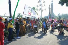 Parade Merah Putih Meriahkan...
