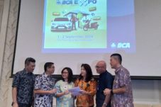 BCA Expo Target Transaksi...
