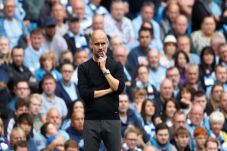 Hat-trick Aguero Bungkam...