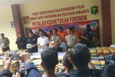 Polisi Bongkar Rumah...