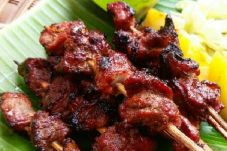 Tips Sehat Makan Sate...