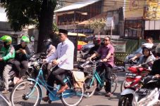Ridwan Kamil Ditabrak...