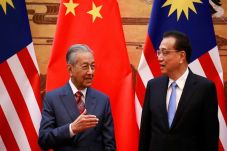Mahathir Batalkan 2...