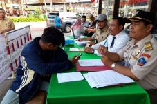 Terjaring OTT Sampah,...