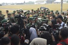 TNI Kirim Daging Kurban...