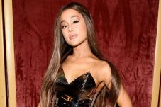 Dukung Album Baru, Ariana...