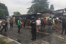 Saling Menantang Melalui...