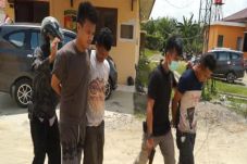 Asik Nyabu, 3 Pemuda...