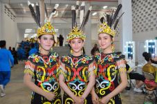 Sariayu Martha Tilaar...