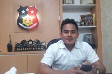 Curi Hp Karyawan Hotel...