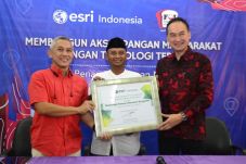 FOI-Esri Indonesia Kerja...
