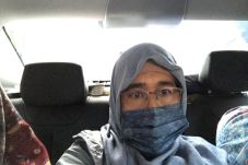 8 Jam Neno Tertahan...