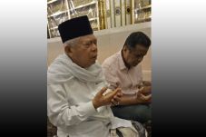 Sempurnakan Haji, KH...