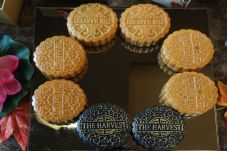 Sambut Hari Kue Bulan,...