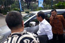 Tiba di Balai Kota,...