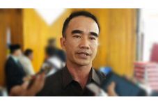 Ratusan Guru Kontrak...