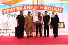 Pos Indonesia Serahkan...