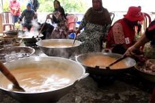 Ibu-Ibu Agam dan Bukit...