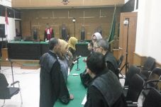 Terima Suap, Hakim Cantik...