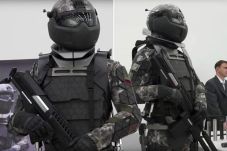 Militer Rusia Uji Coba...