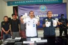 Dua Napi Kendalikan...
