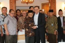Jokowi-Anwar Ibrahim...