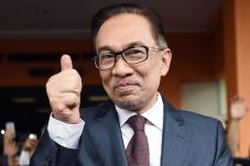 Jokowi-Anwar Ibrahim...