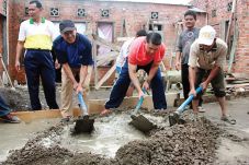 Usung Program Bangkit...