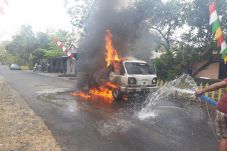 Nekat Servis Sendiri,...