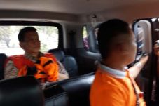 Kadinkes Gresik Ditahan,...