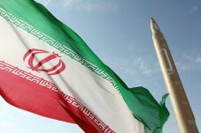 Kirim Peringatan, Iran...