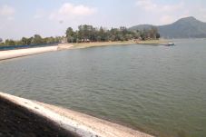 Kemarau, Air Waduk Darma...