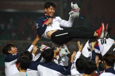 Son Heung-Min Rebut...