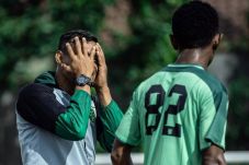 Lebih Superior, Persebaya...