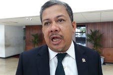 Fahri Hamzah: Jangan...