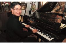 Gelar Konser, Jonathan...
