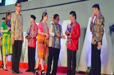 Raih KDI Award, Bupati...