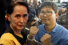 Wartawan Reuters Dipenjara,...