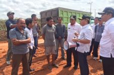 Gubernur Kalteng Tinjau...