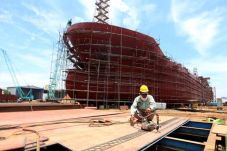 Membangun Industri Kapal...