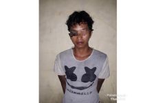 Acungkan Parang ke Karyawan...