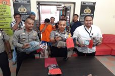 Cabuli Empat Pelajar,...