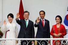 Presiden Jokowi Lakukan...