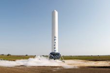 Space X Kembali Luncurkan...
