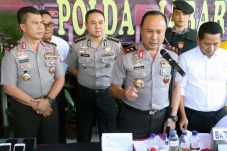 Polda Tangkap Penimbun...