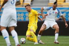 Penalti Yarmolenko Bawa...