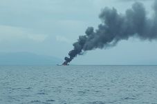 KRI Rencong 622 Terbakar...