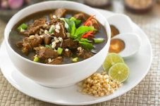 Yuk, Cicipi Rawon Khas...