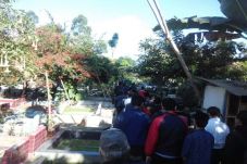 Suasana Haru Iringi...